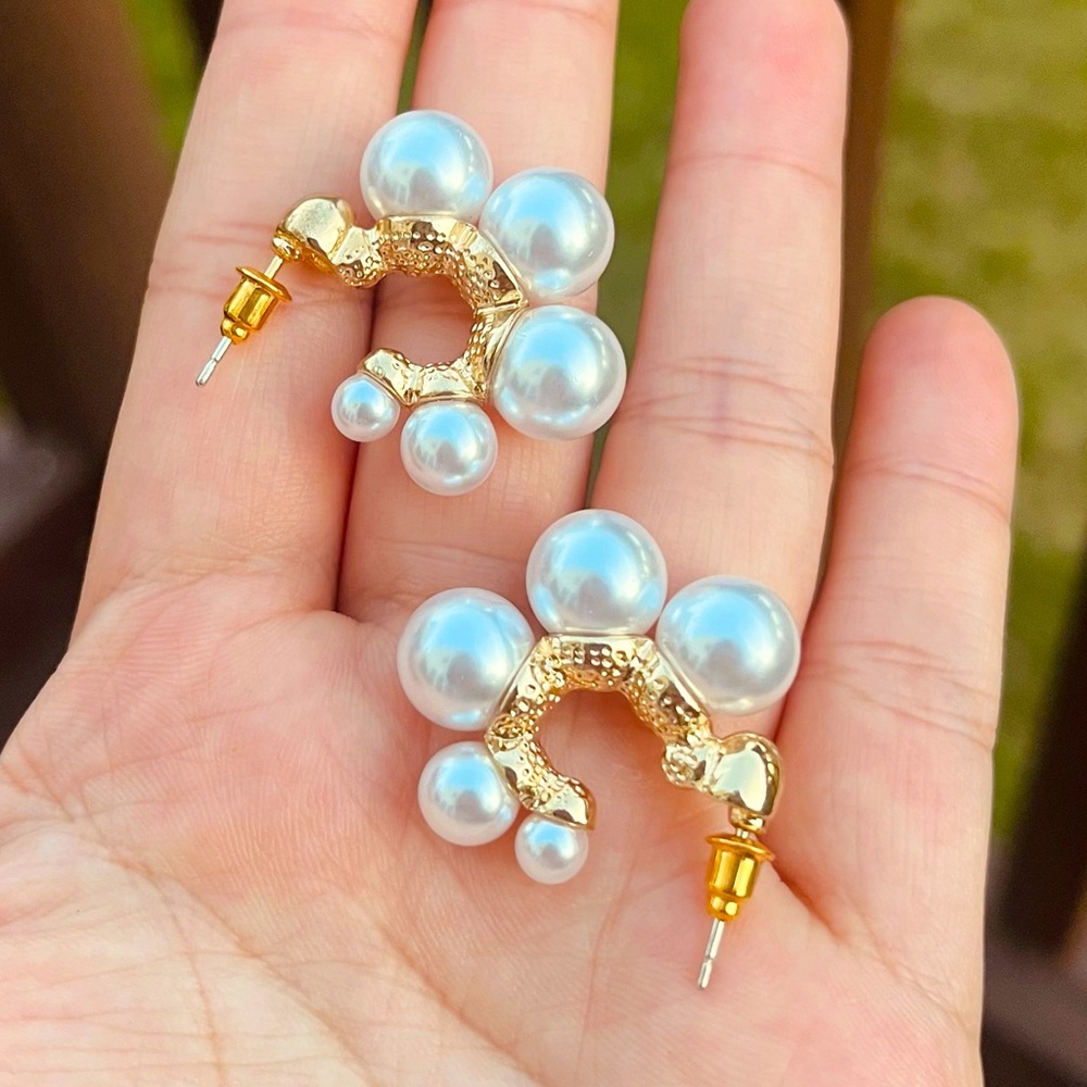 Gold Pearl Cluster Hoop Earrings – Elegant Statement Jewelry NEW